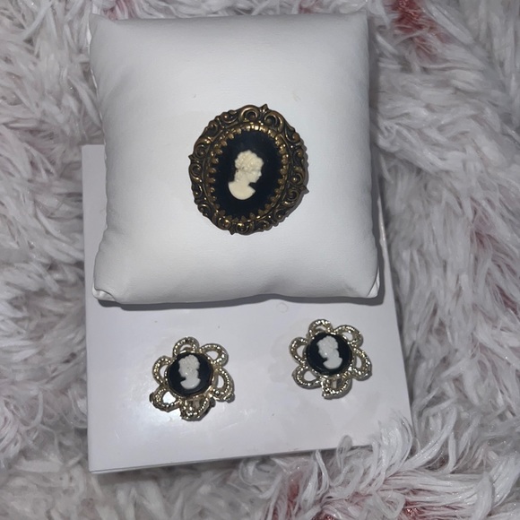 Jewelry - Vintage Victorian Black and White Pin set with matching earrings